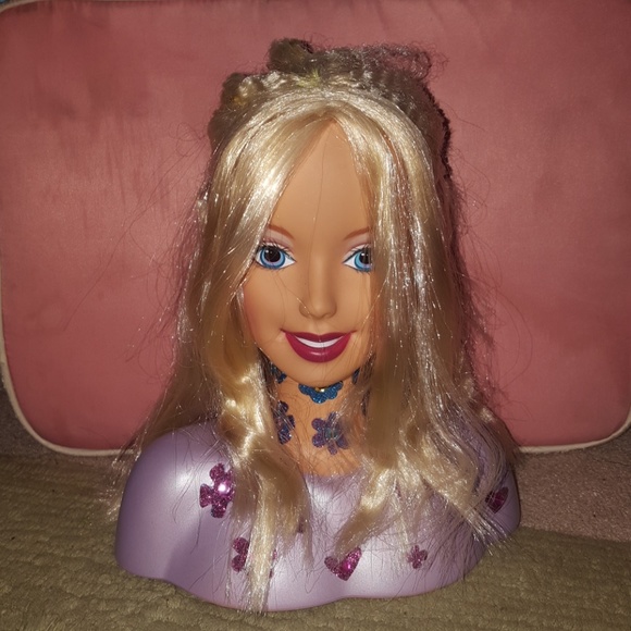 barbie stylist